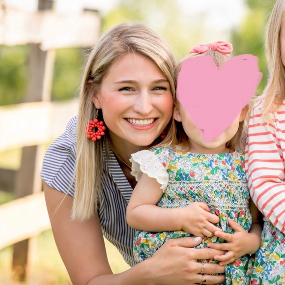 Meet Your Posher - Picture 2 of 2